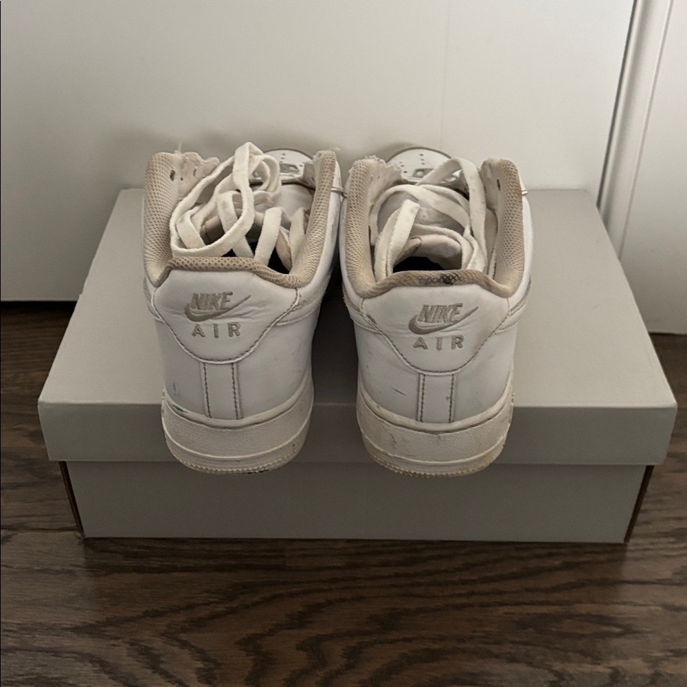 Nike White Air Force One​ - Picture 4 of 4